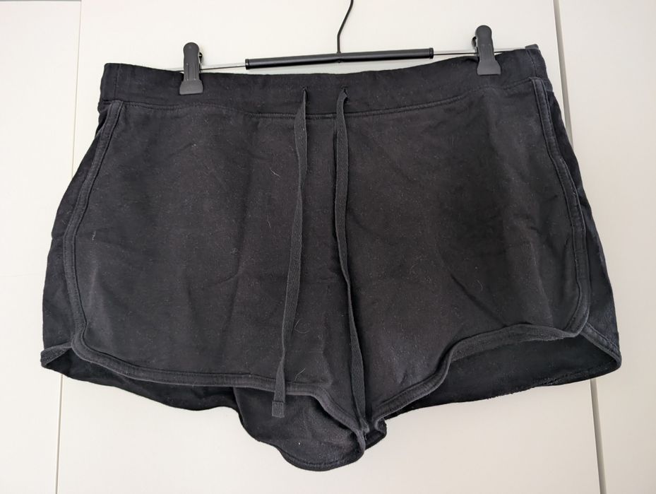 Damskie krótkie spodenki czarne papaya rozmiar 46