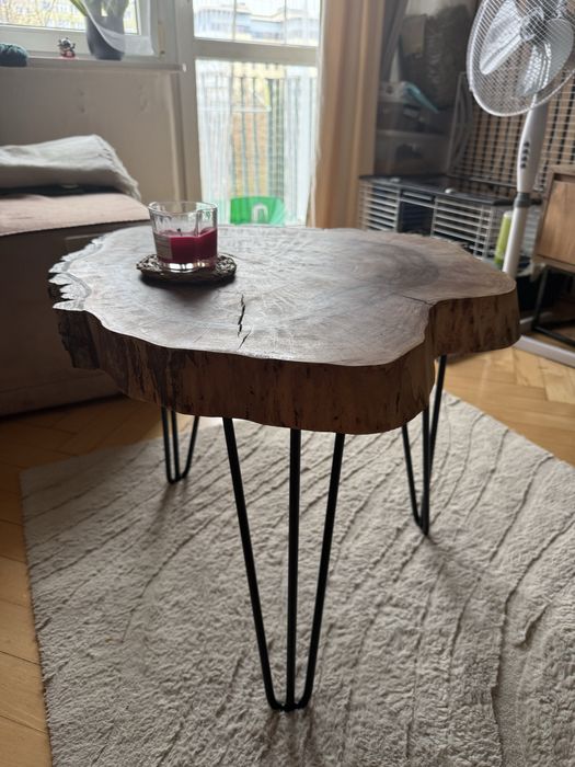 Drewniany stolik kawowy