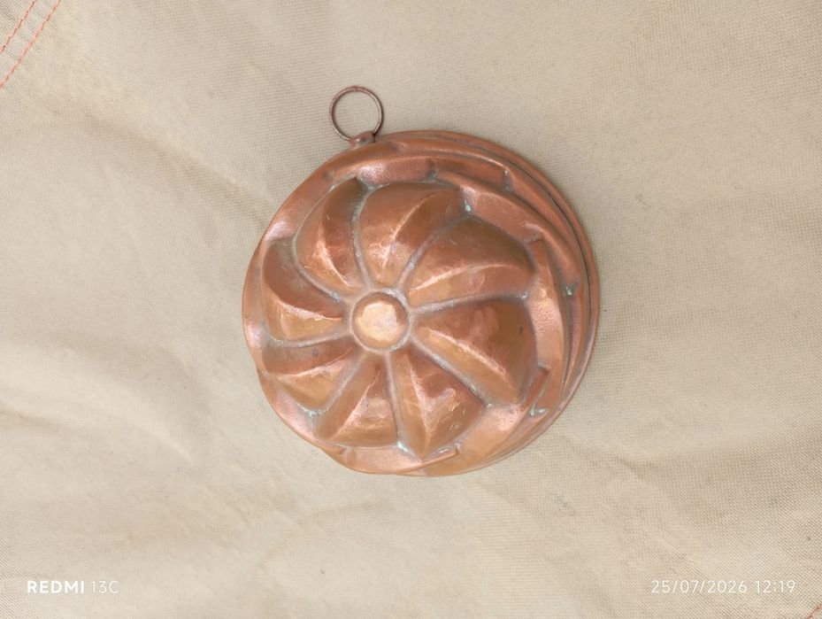 Forma de cobre antiga
