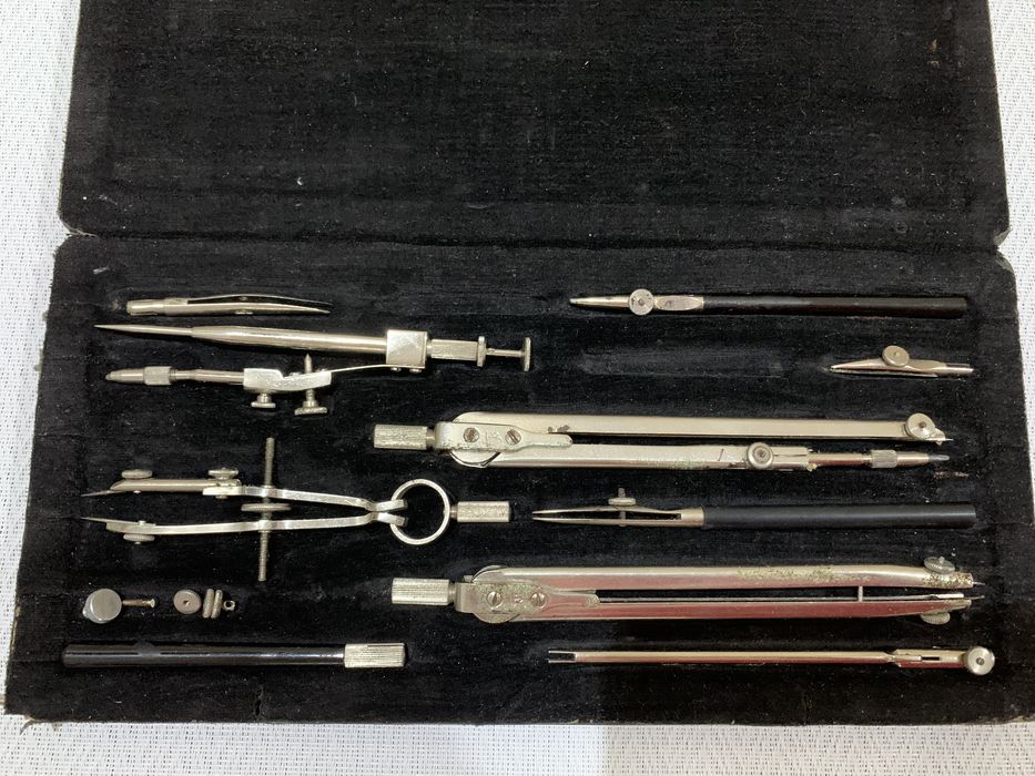 Готовальня для креслення У|4