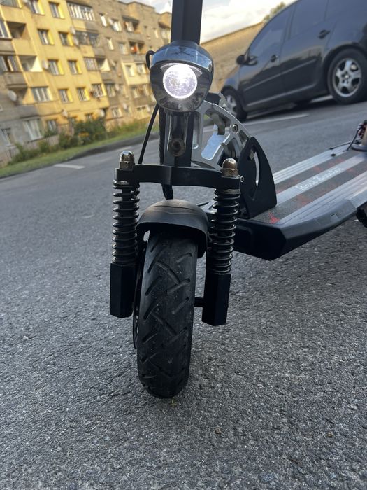 Продаю електро самокат