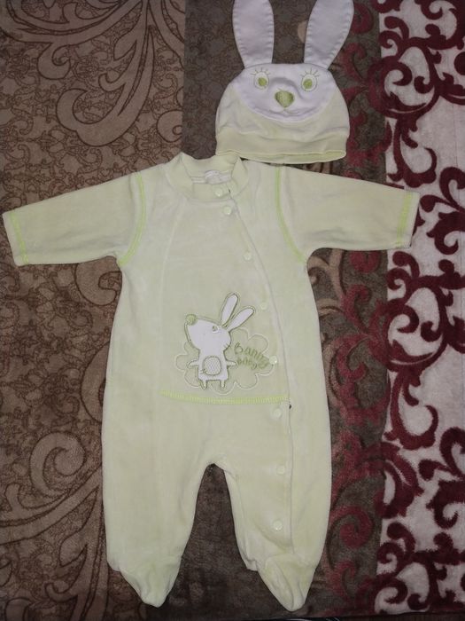Костюмчик Бемби 0-2 мес. в отличном состоянии
