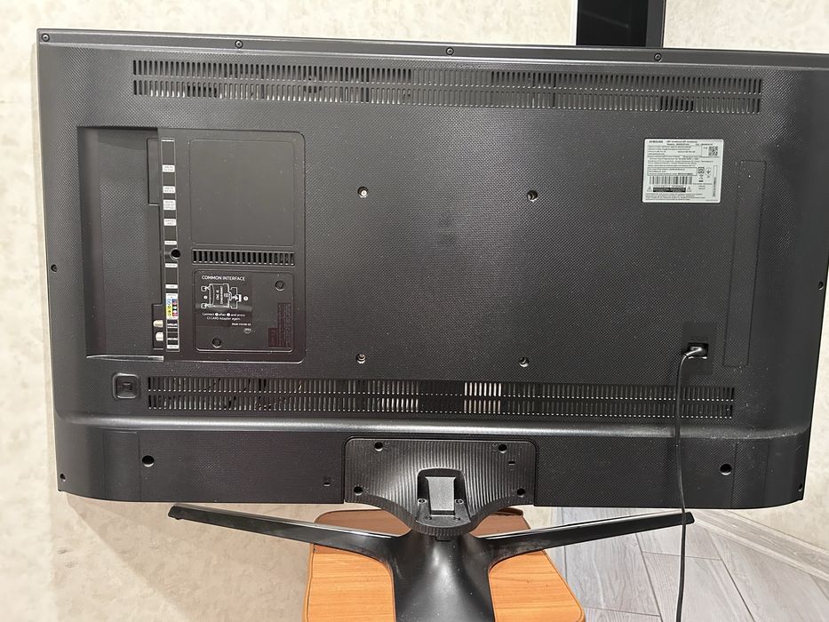 Лед телевізор Samsung UE43MU6100U: