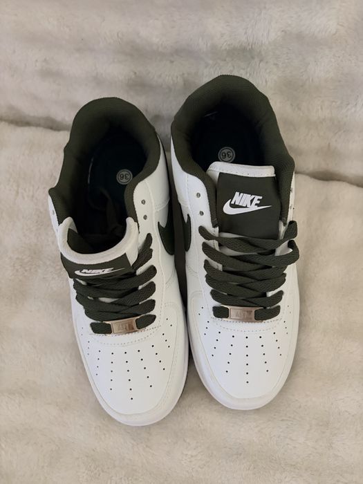 Tenis nike novos
