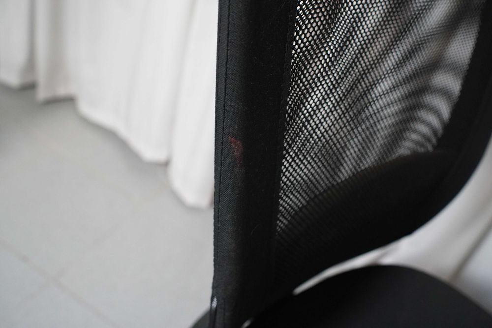 Cadeira IKEA FLINTAN Preta – Escritório com Encosto em Rede