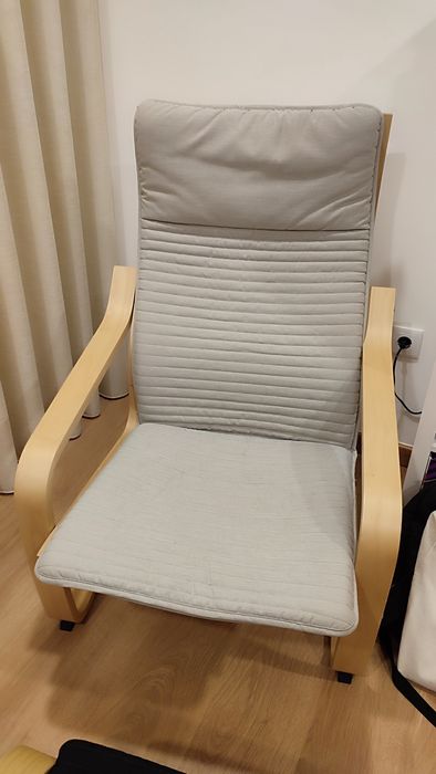 Cadeira Poang + repousa pés