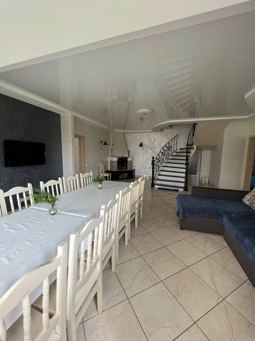 201/1 Будинок для свят з бассейном та лазнею