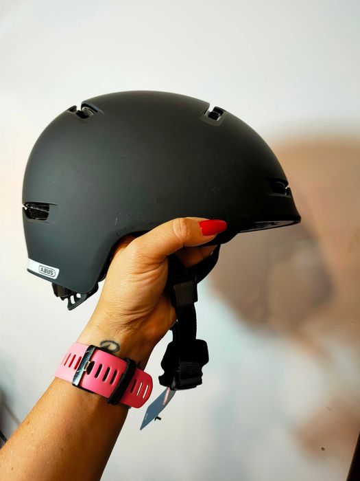 103 Kask rower Abus Scraper 3.0 czarny 54-58cm