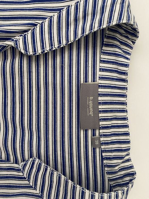 Полосата жіноча сорочка