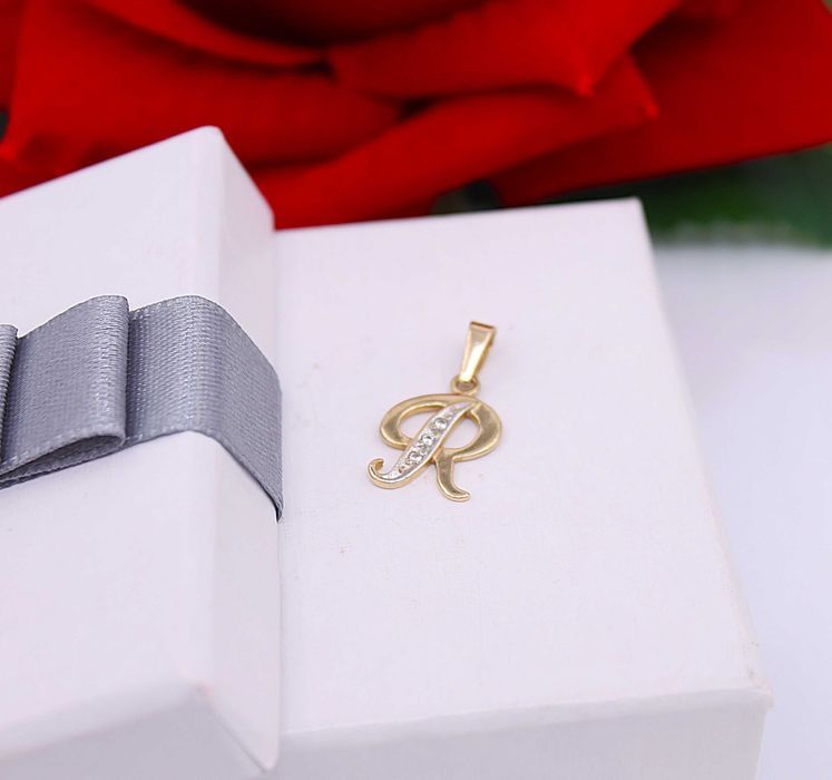 Złota zawieszka p.585/0,92g - literka "R" z cyrkoniami