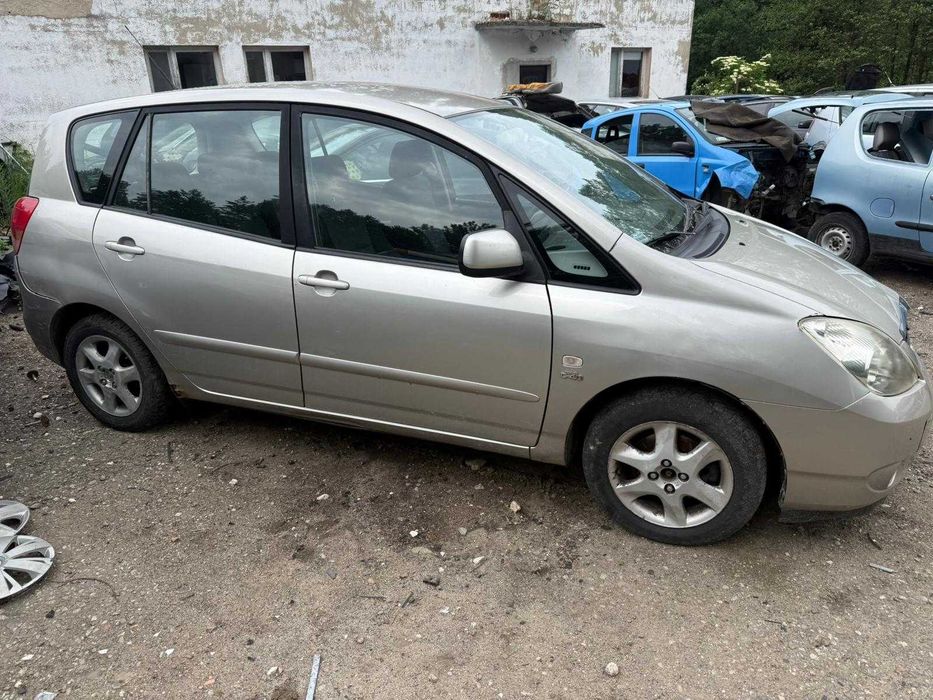 lusterko prawy przód Toyota Corolla Verso