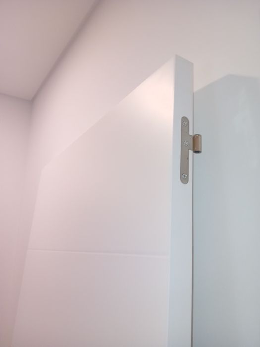 Modelo Holanda, em MDF  lacada, em branco mate.