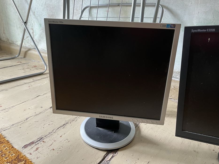 Продам два монитора самсунг, 17 и 22 SyncMaster