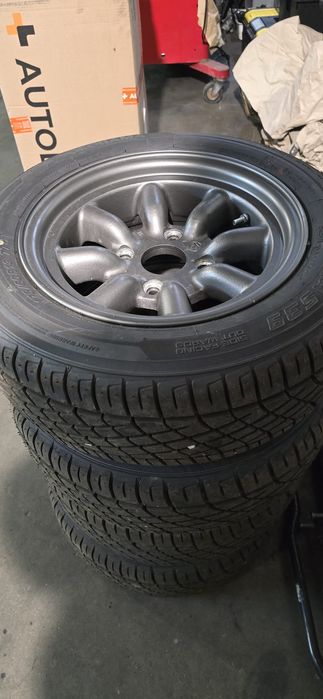 Datsun Jantes + Pneus Yokohama