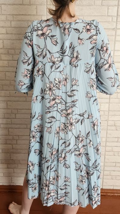 Літня сукня, пишне плаття