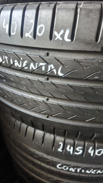 Pneus  245/40/20