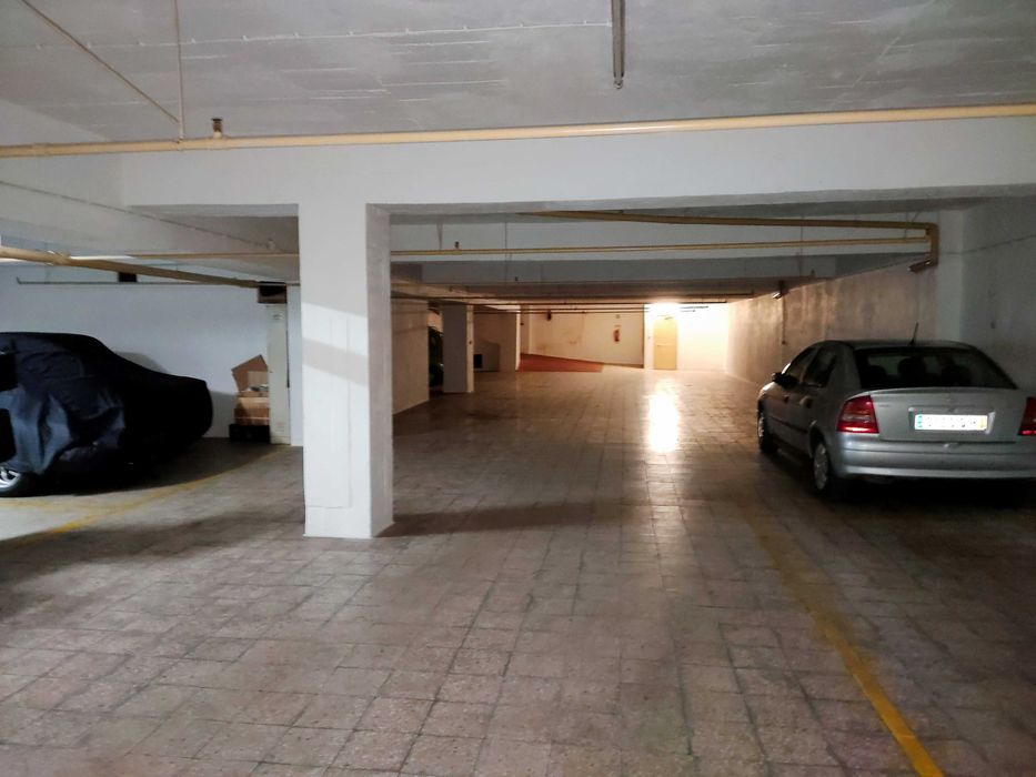 Lugar de Garangem junto ao Metro Lumiar