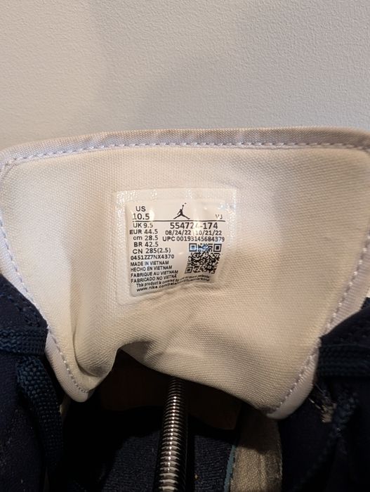 Air Jordan 1 MID Obsydian