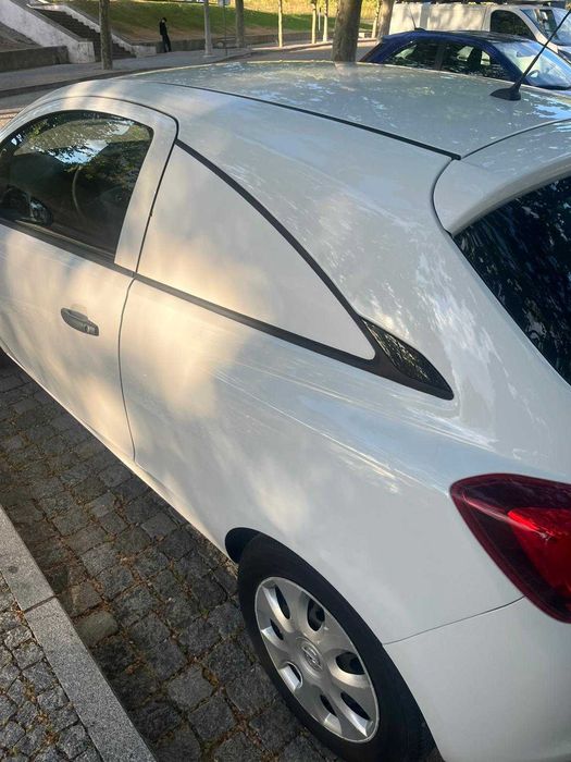 ! Opel Corsa E-Van 1.3 CDTI (1248cc, 95cv) – Económico, Fiável e Pronto a Trabalhar. Económico e com excelente desempenho é a escolha ideal!