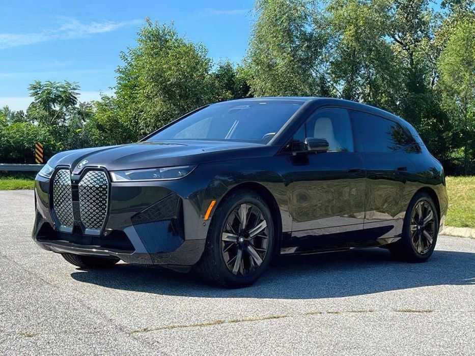 BMW iX xDrive50      2024