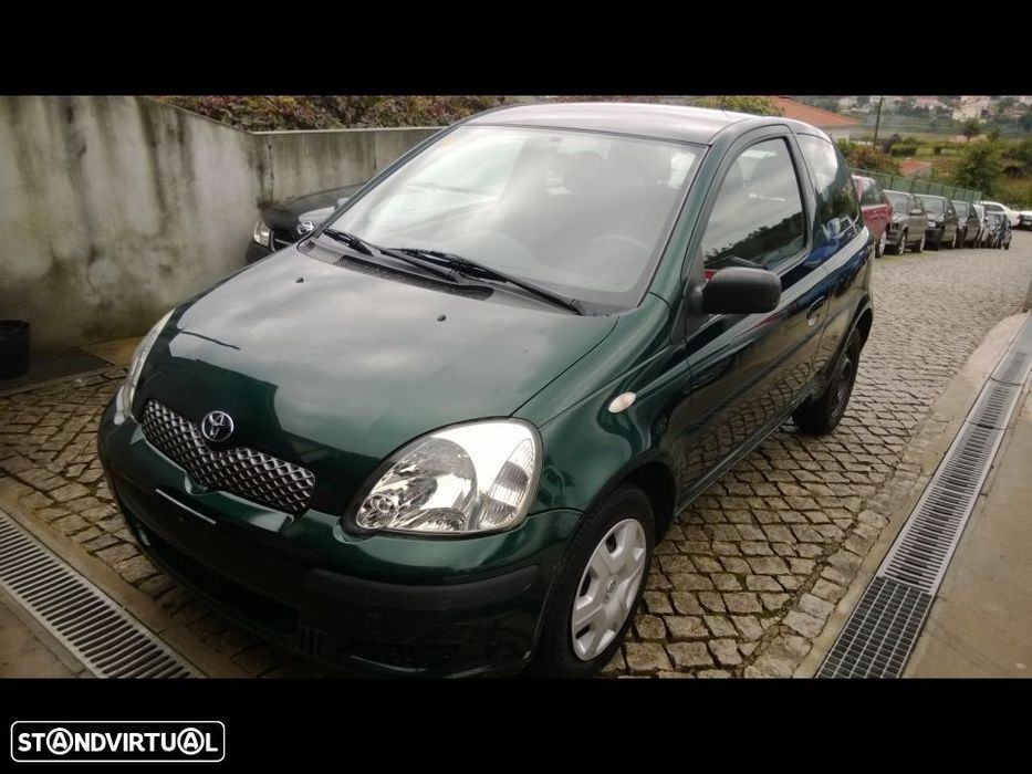 Traseira / Frente /Interior Toyota Yaris 2004