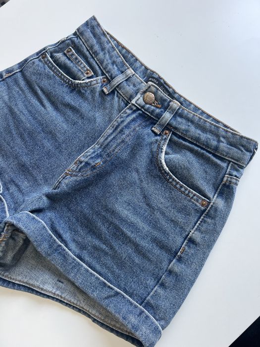 Spodenki jeansowe Bershka