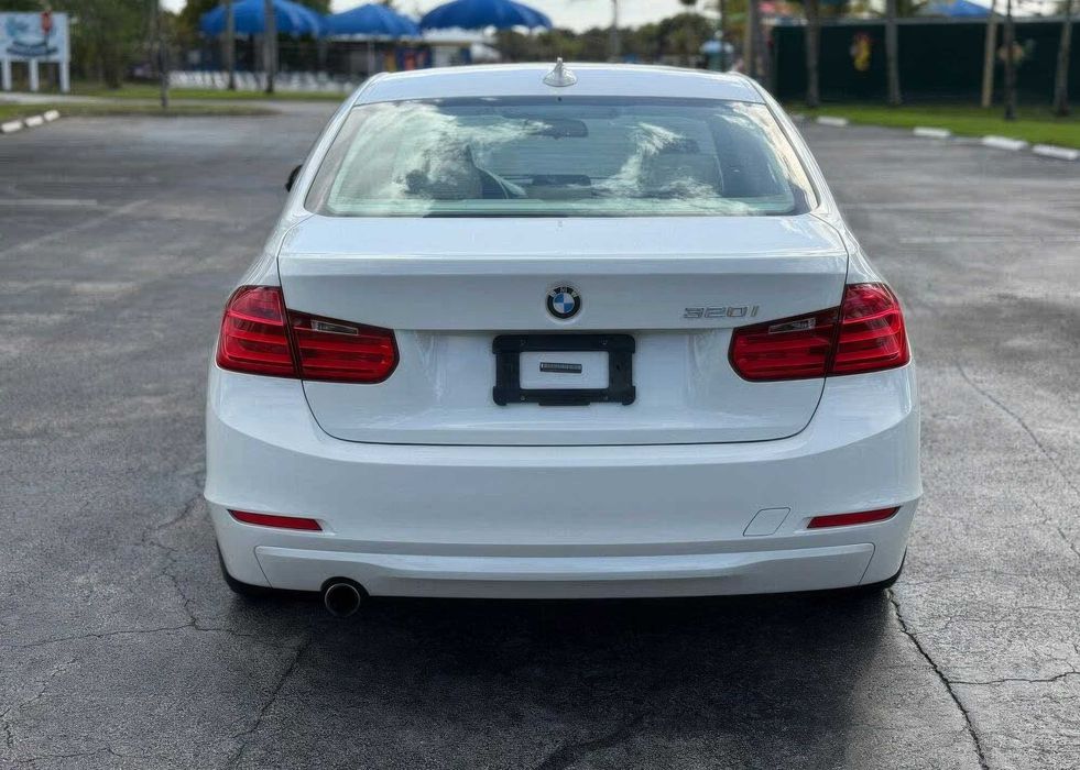 BMW 320I      2015