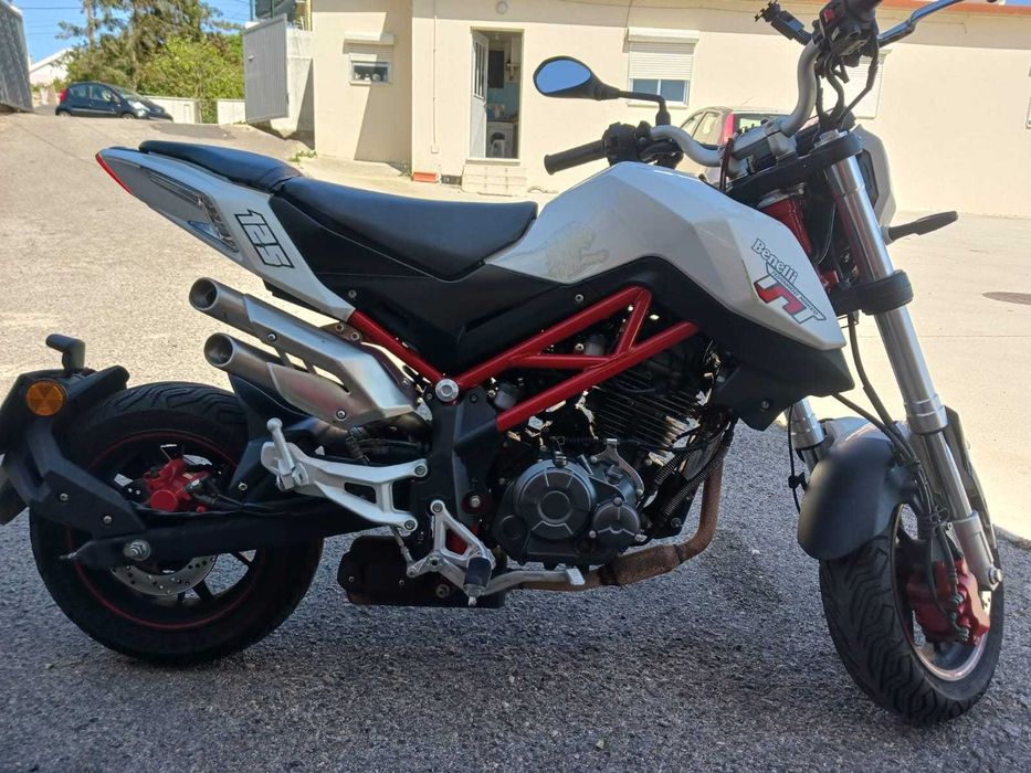 Benelli TNT125 ano 2020