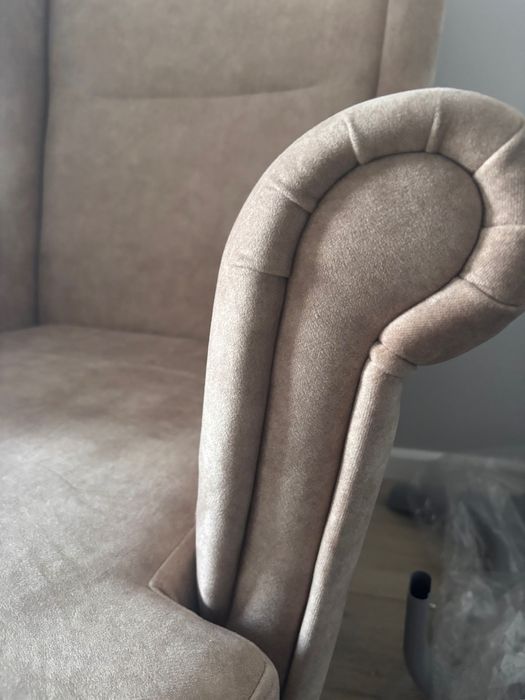 Fotel uszak beżowy