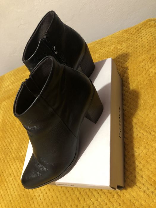 Botas todas em pele Tam.40