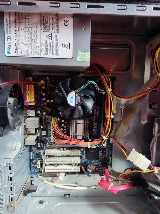 Vendo PC torre e ainda teclado