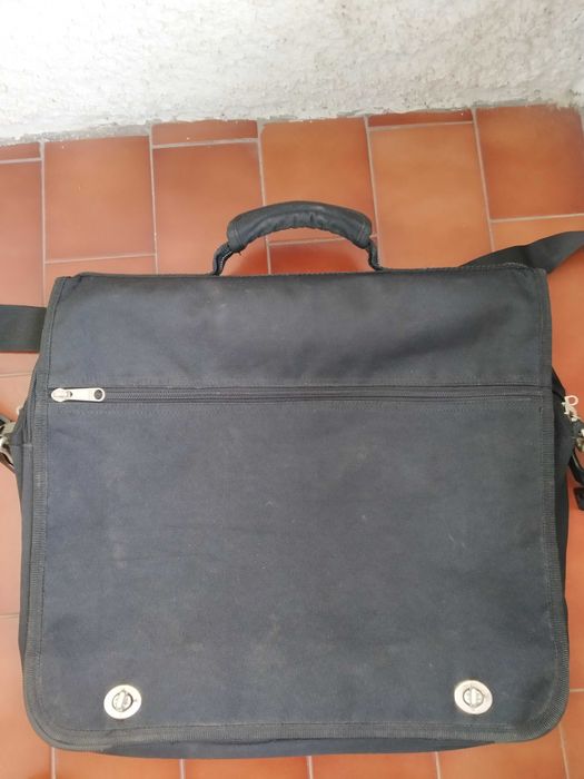 Mala pc dupla, power bank 2200ma com cabo, 2 pen USB novas, tapete pc