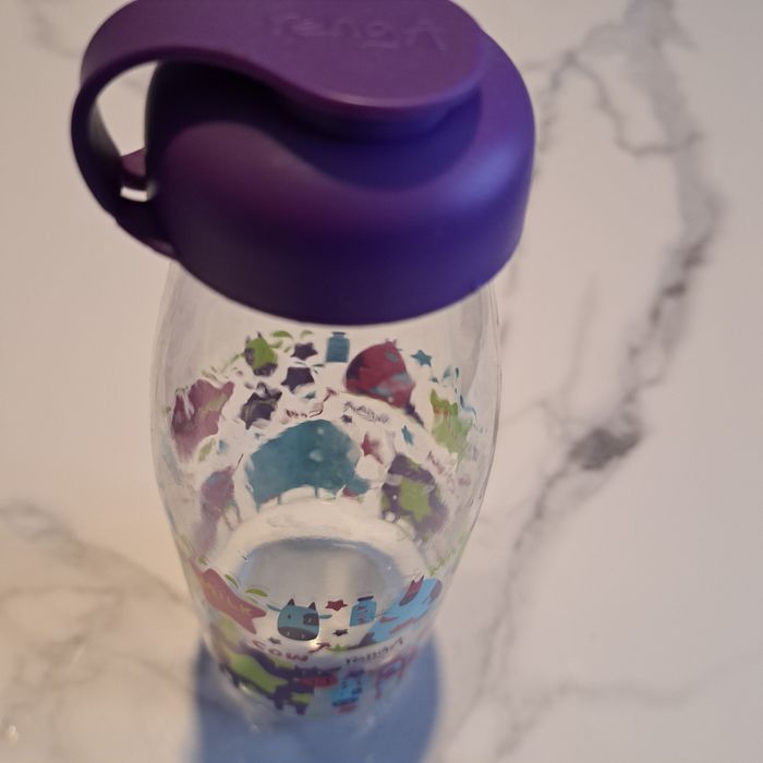 Nowa butelka szklana zamykana