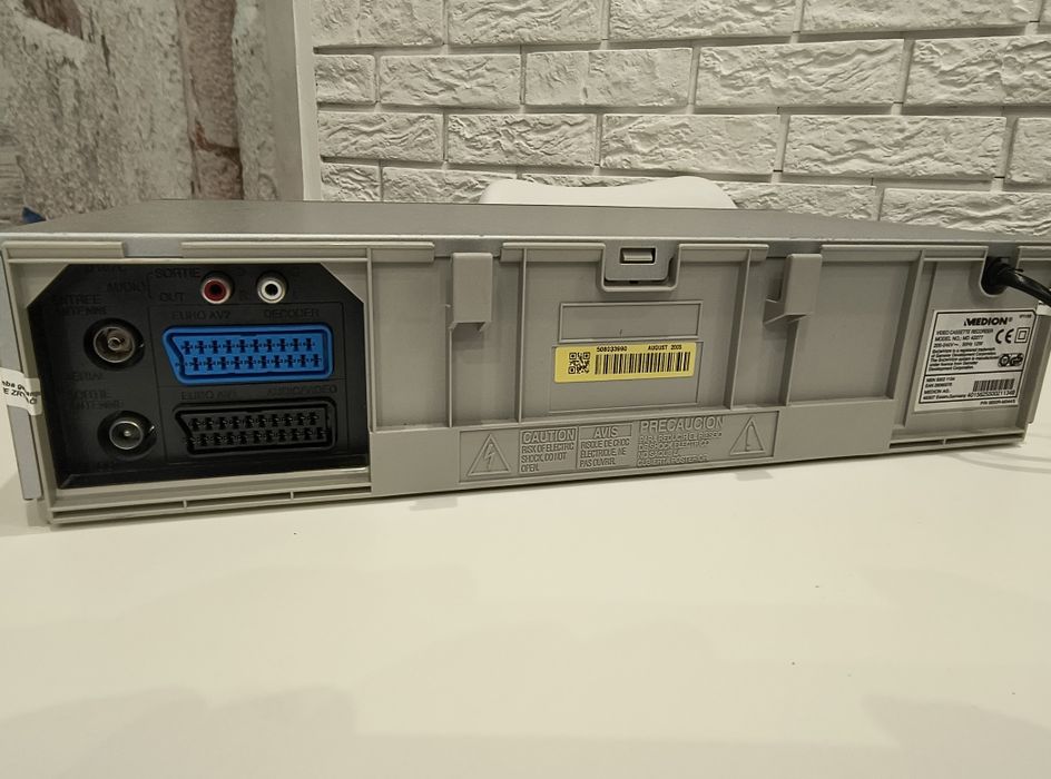 MEDION MD-42277 / HI-FI Stereo / 6 Głowic / Magnetowid - Video VHS