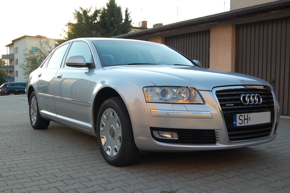 Audi A8D3 3,2 FSI 2007, modelowo 2008 polift, uszkodzony, niski przebieg