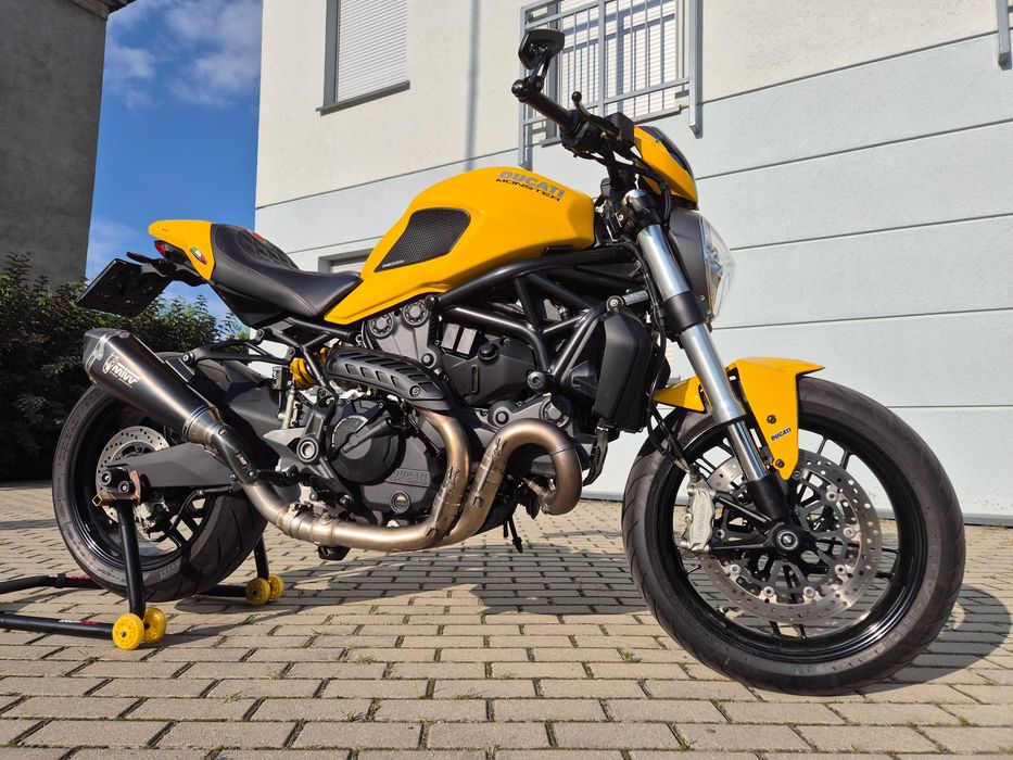 Ducati Monster 821, Salon Polska