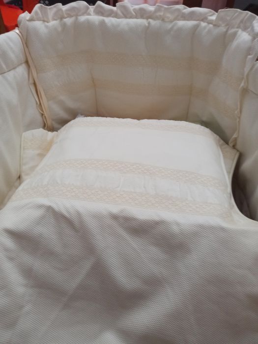 Proteção de cama e colcha com enchimento