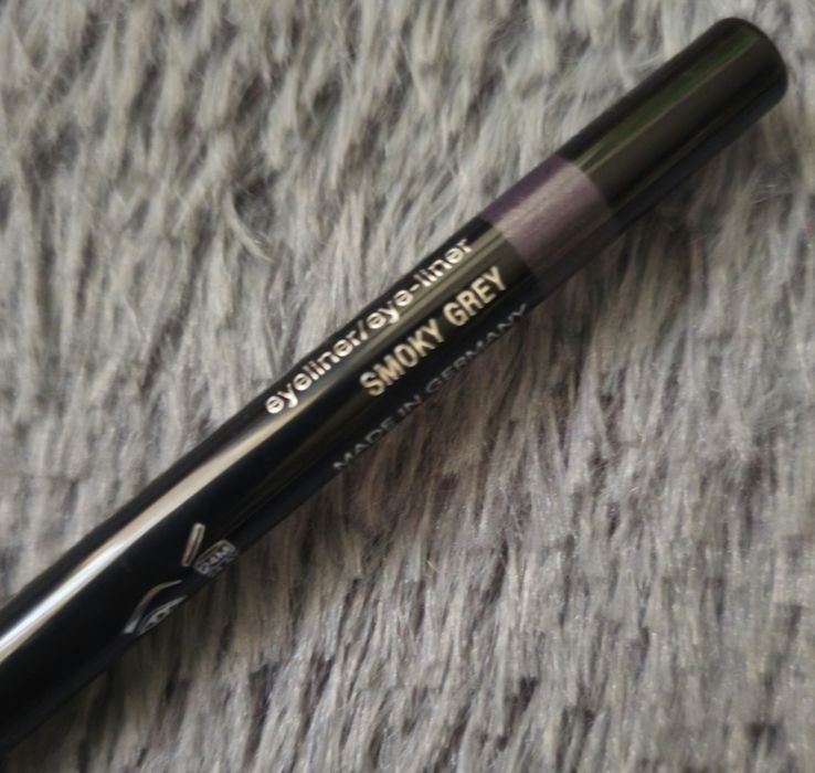 kredka do oczu Avon True Glimmerstick.