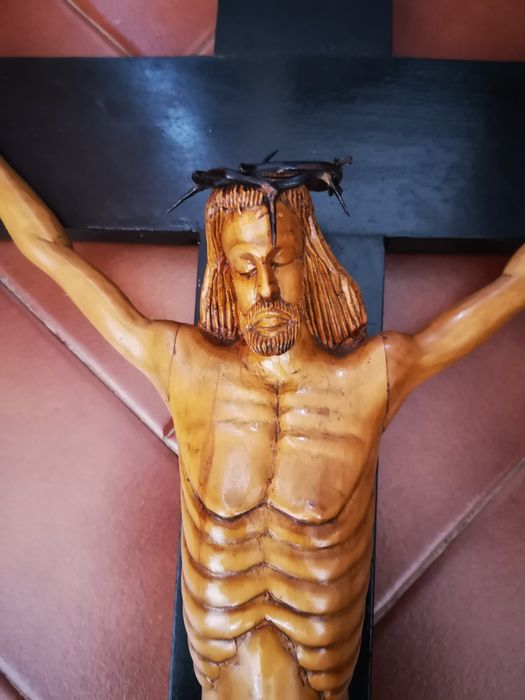 Crucifixo madeira