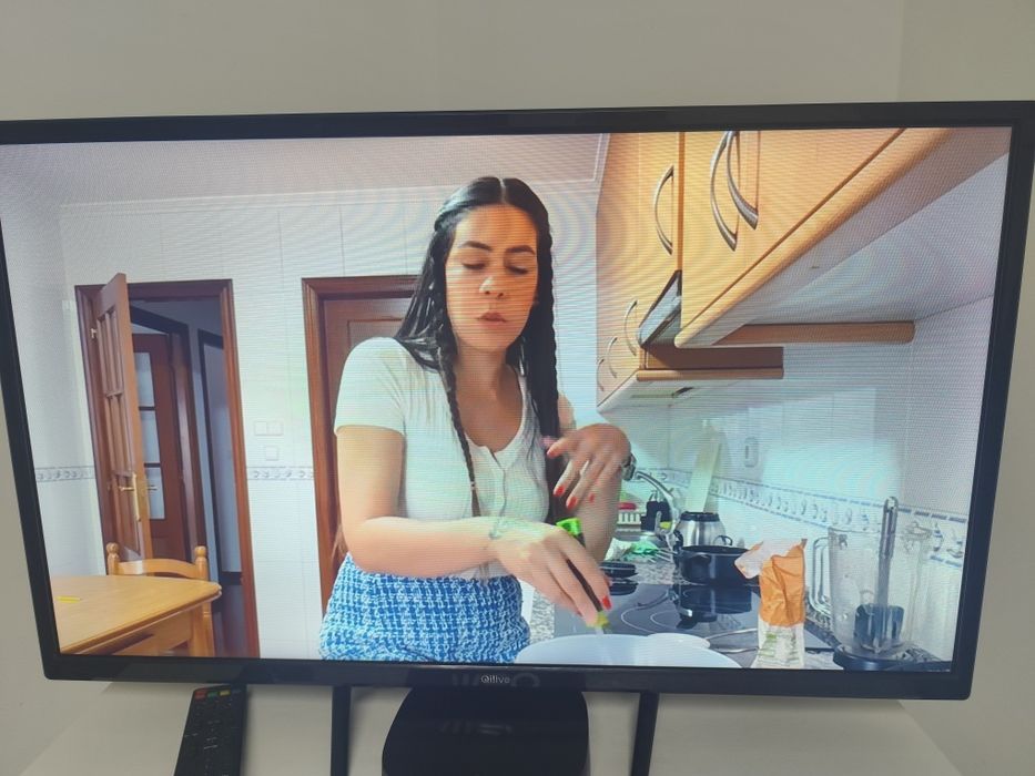 Tv 32 semi nova Qliver