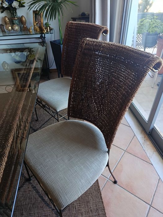 Conjunto Mesa e Cadeiras