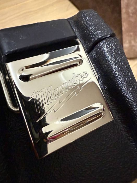 Акумуляторний шурупокрут Milwaukee M18