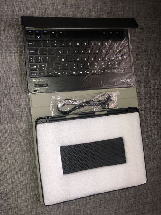 Capa com teclado iPad