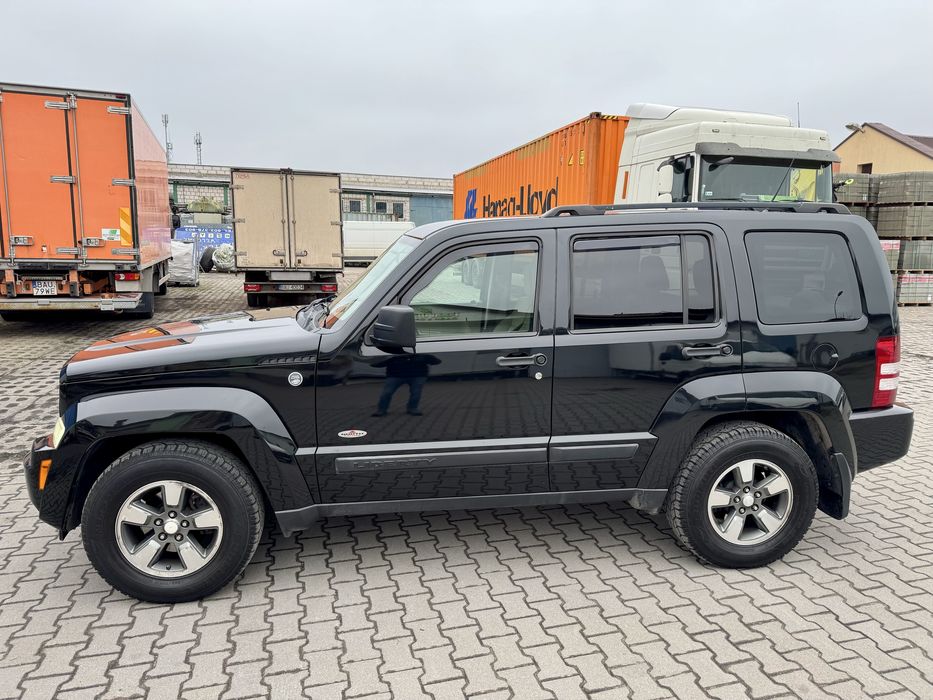 Sprzedam !!! JEEP LIBERTY KK 3.7 V6 + Wstawiony Gaz