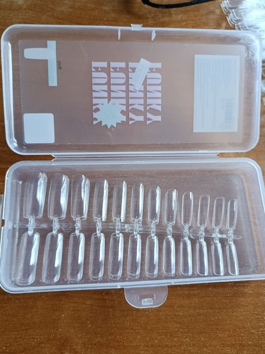 Типсы и верхние формы для ногтей