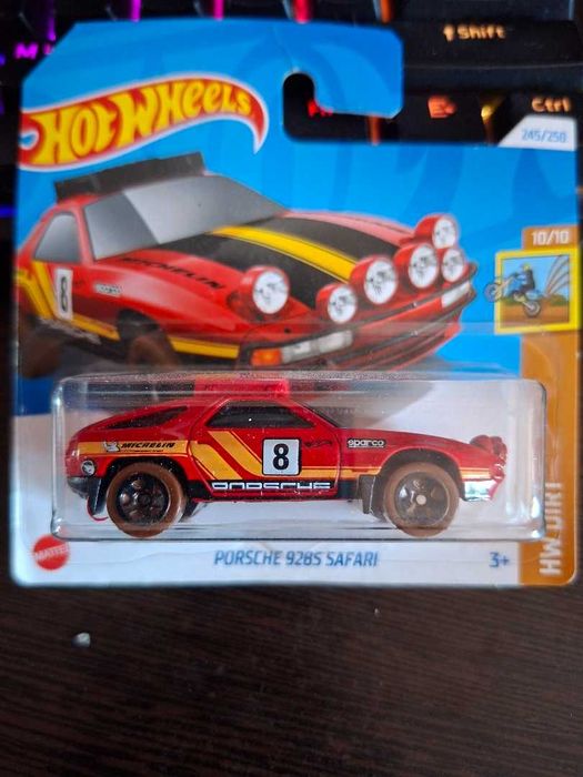 Колекція Hot Wheels 44 машинки: 6 Premium + Treasure Hunt, набір 1:64