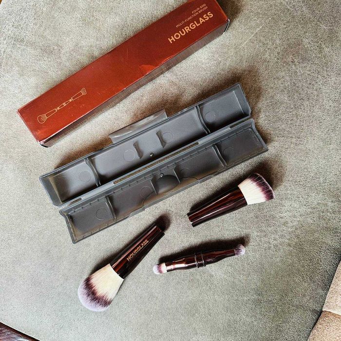 Набір пензликів для макіяжу  4 в 1 hourglass