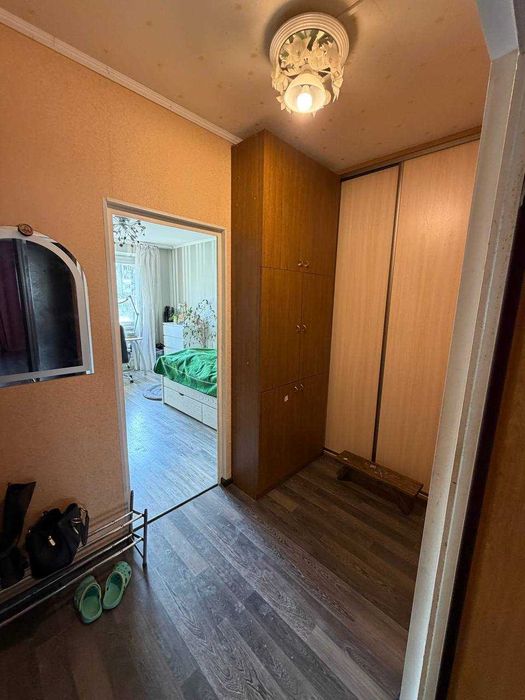 Продаж 2-кімнатної квартири з ремонтом і меблями по вул. Тролейбусна
