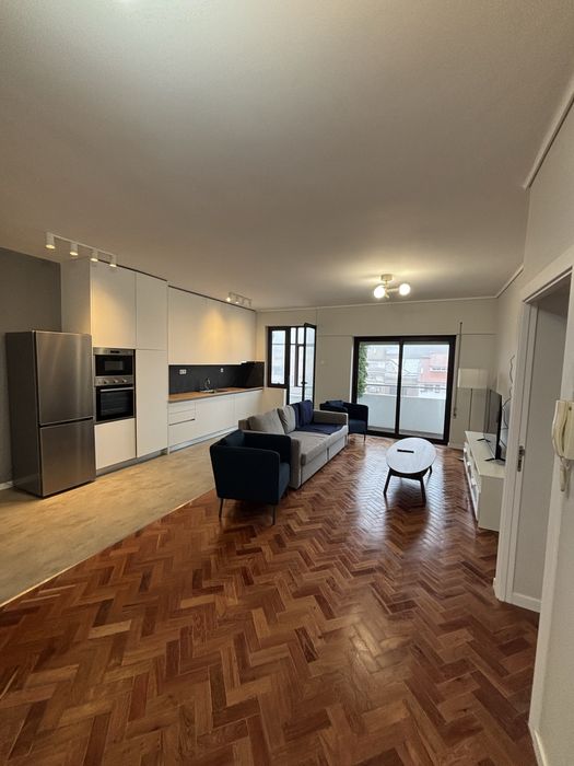 Remodelação, telhado e pintura.