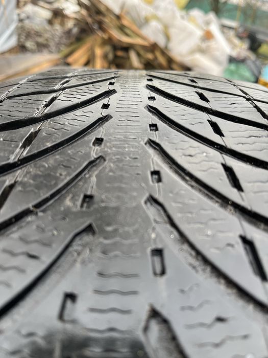 Opony zimowe  235/65 R 17.